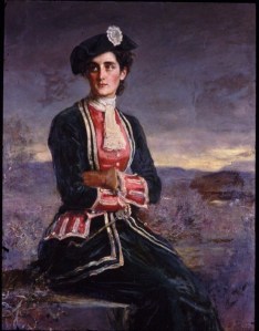  Eliza Caroline von Hochberg z domu Burke Roche ur. 17. 10. 1857 r. w Trabulgan w hrabstwie Cork, zmarła 8. 11. 1940 r. w Londynie.